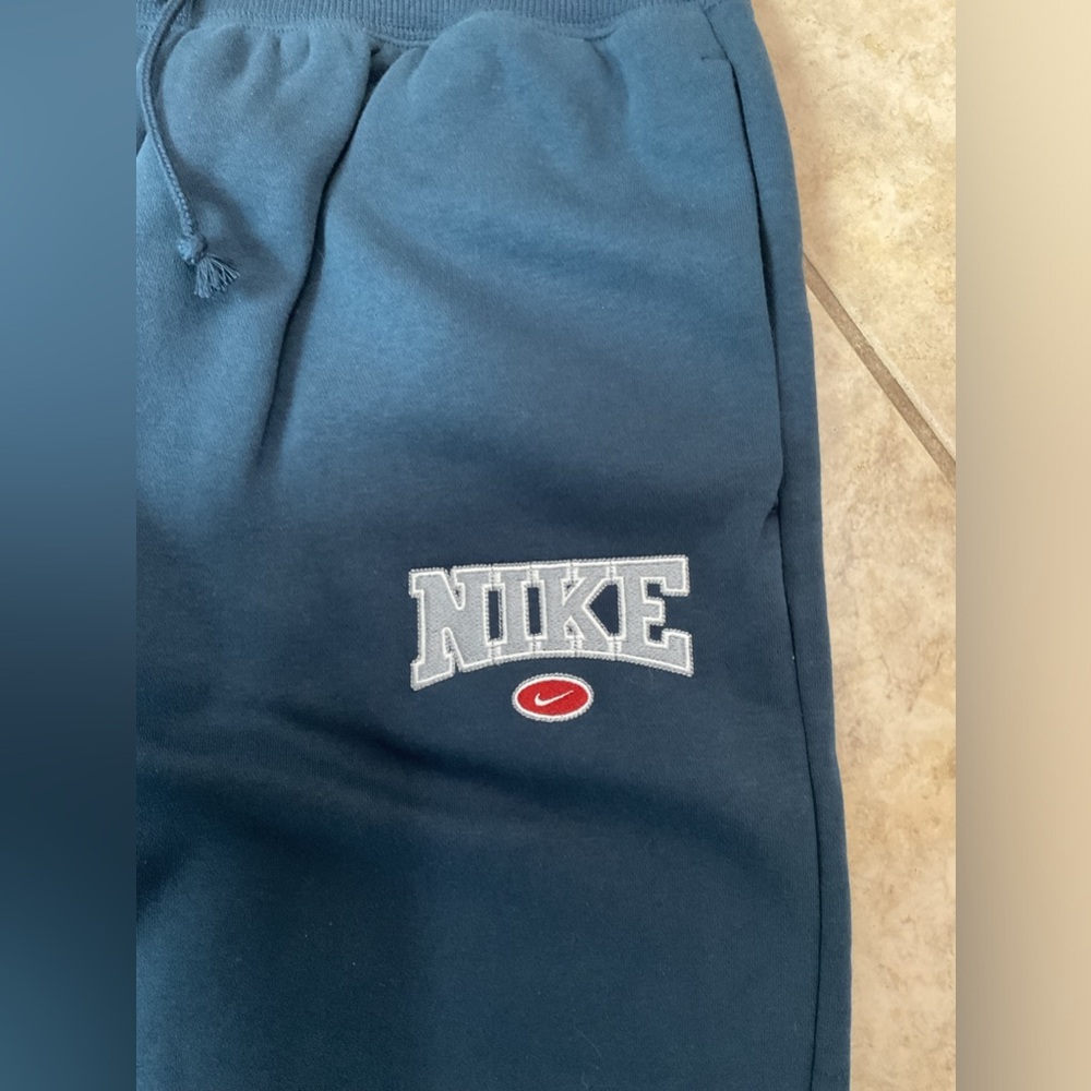 New with Tags Nike Sportwear Wide Fleece Pants in Navy Blue, Size S - Picture 2 of 10